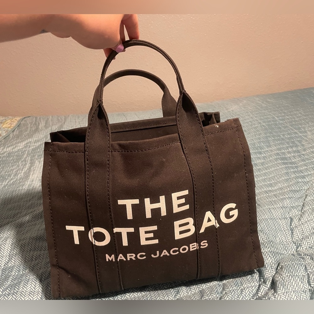COPY - Medium tote bag, very little use!